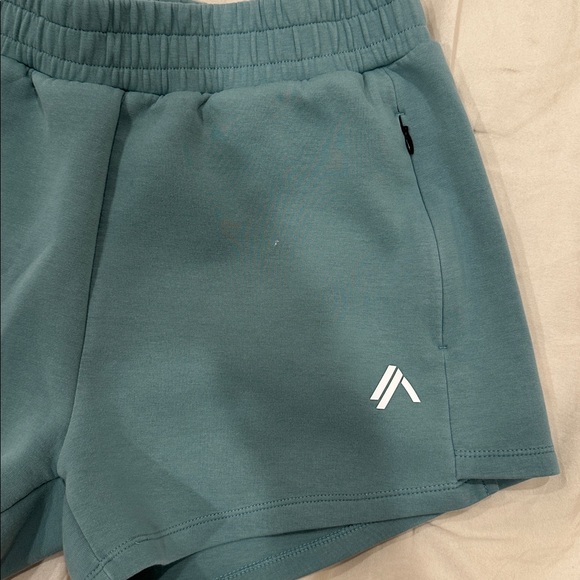 Alphalete Light Aqua Blue Casual High-Rise Shorts (M) - Picture 2 of 6